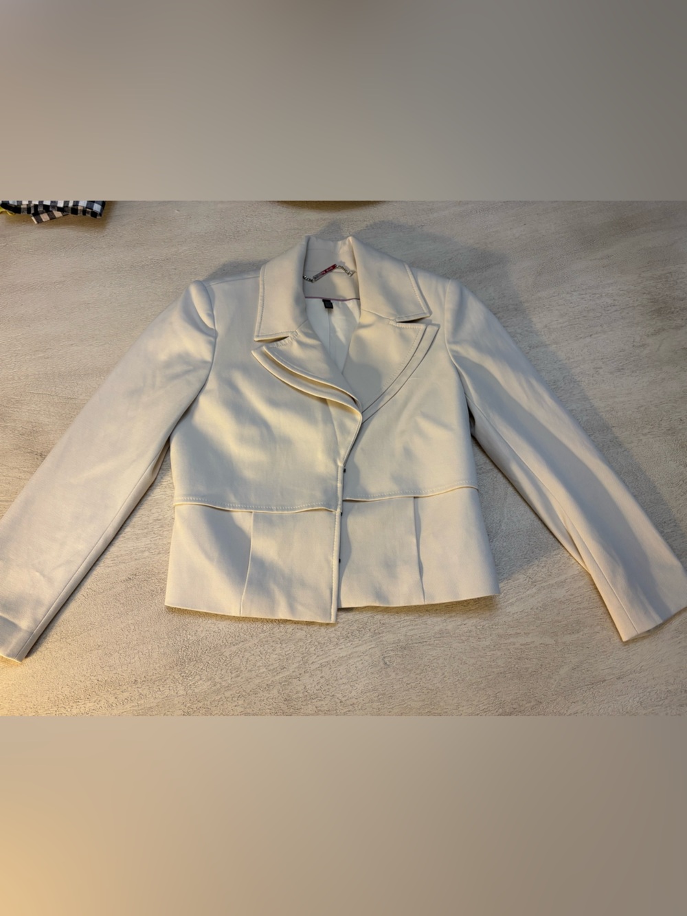White House Black Market Cream Cropped Blazer